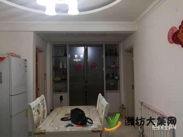 此房為結(jié)婚準備，舒適三室，精裝修，現(xiàn)因換大房，找有